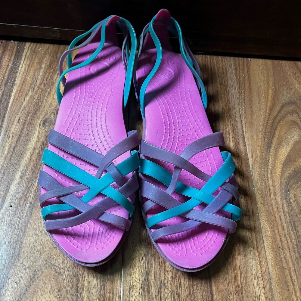 Crocs multicolor huaraches sandal sz 9